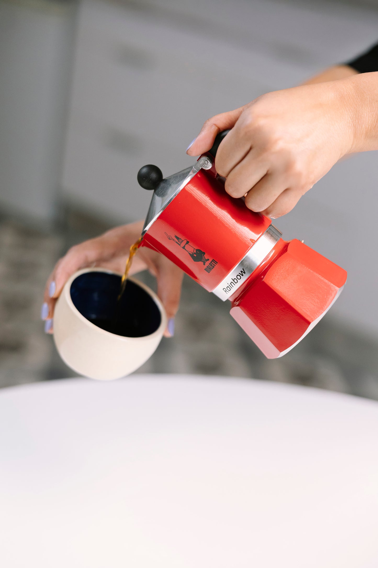 Bialetti Rainbow 3 Tazas – Vista lateral colores vibrantes | Mula Andina Café
